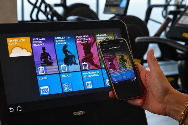 App Technogym e My Wellness Cloud sullo schermo dell'attrezzo