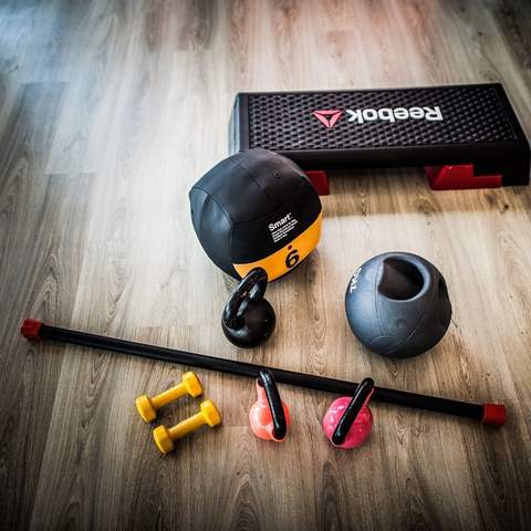 Kettlebell, palla medica e manubri per l'allenamento funzionale, pacchetto 10 entrate