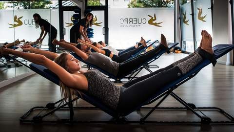 Lezione di gruppo di Panca Fit